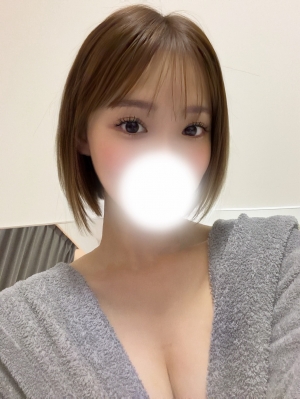 卯月みみ